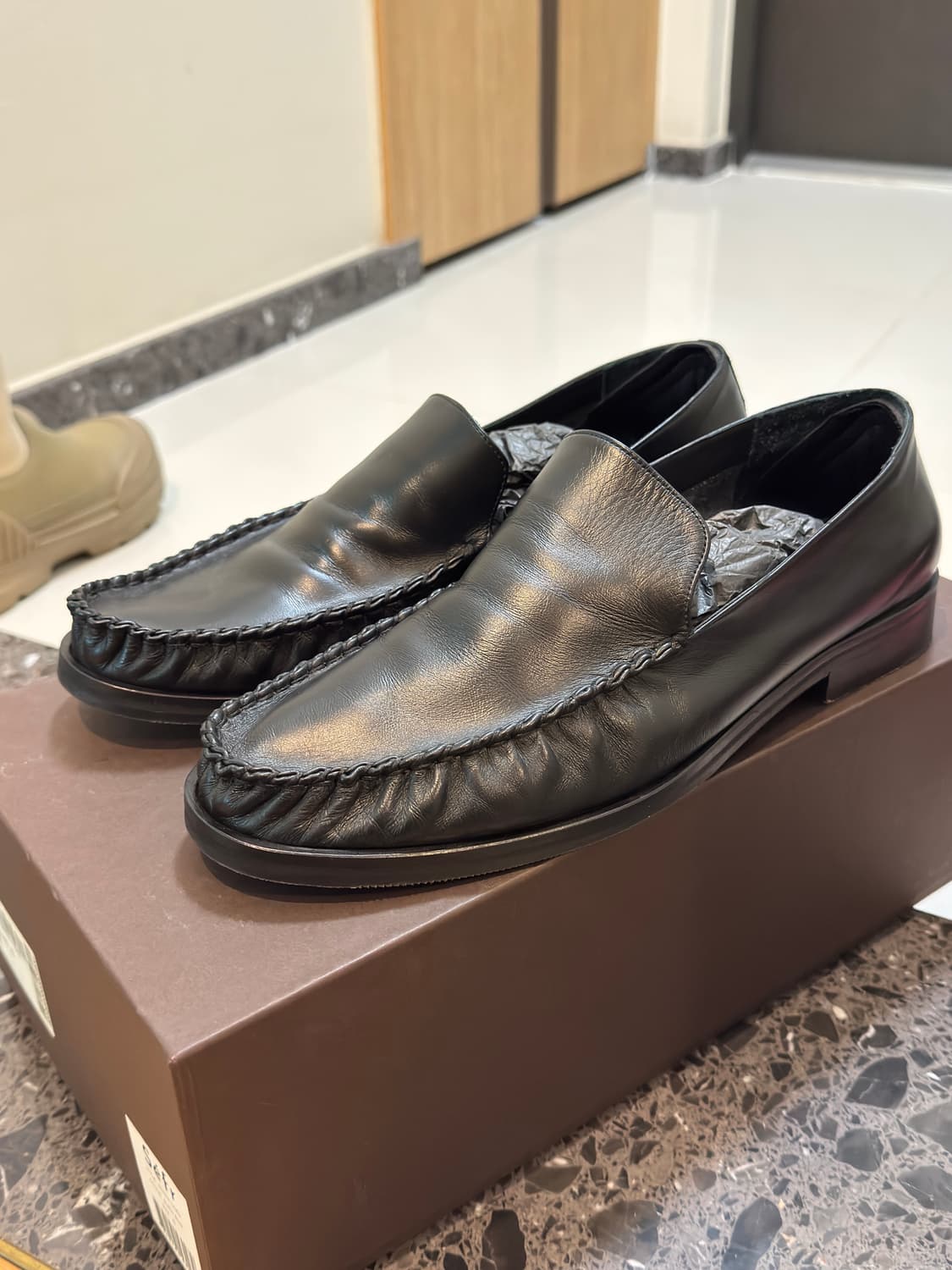 세퍼 Sefr Mantra Loafer 43 언라인드 로퍼 극미중고 상품이미지1