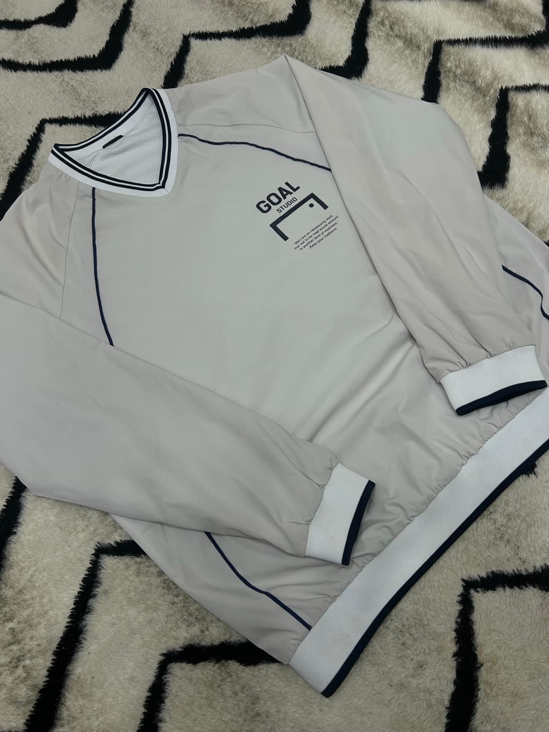 [L]골스튜디오 나일론 V넥 웜업 상품이미지1