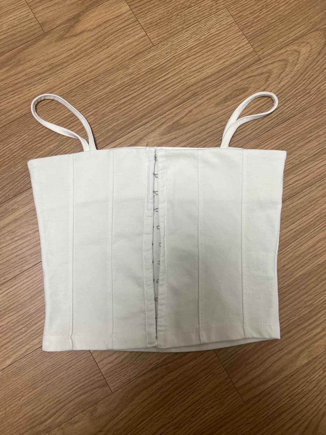 화이트 훅앤아이 탑 상품이미지1