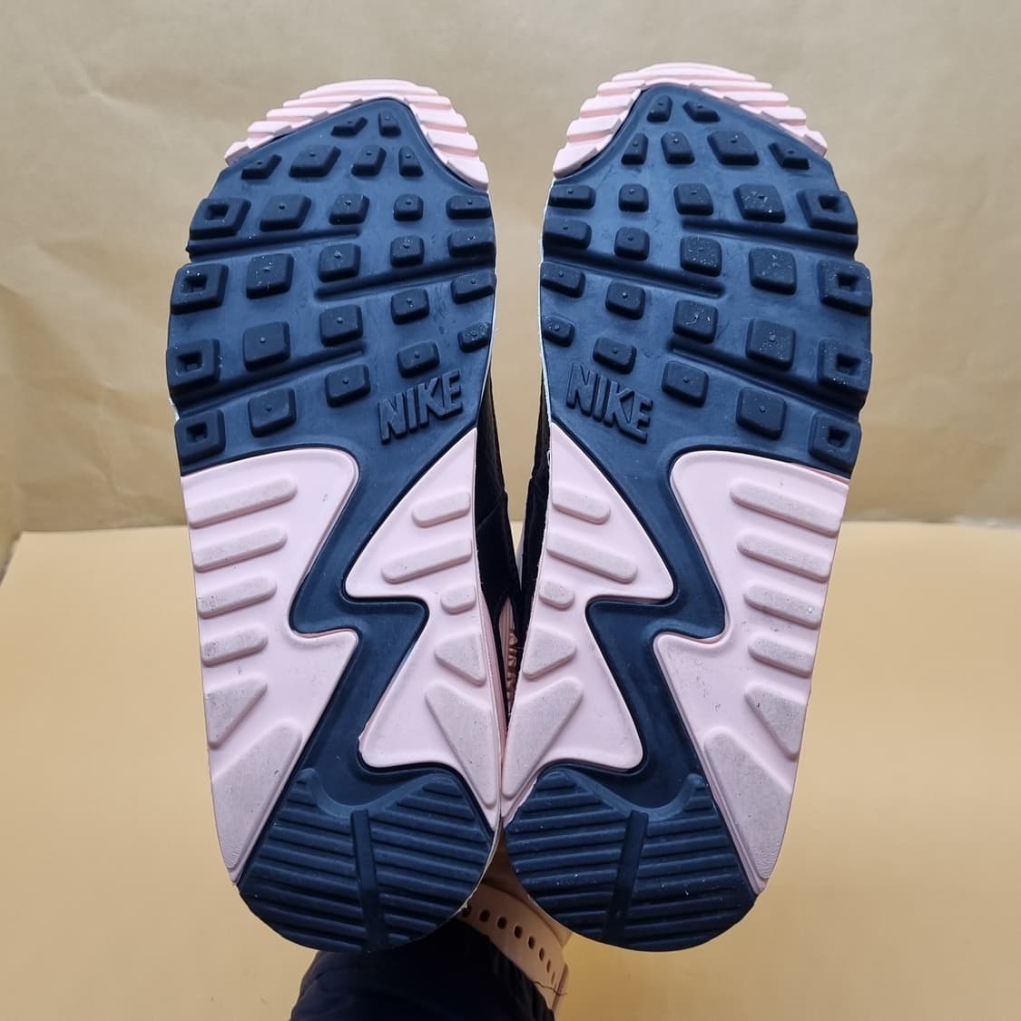 나이키 에어맥스90 핑크블랙 운동화230 상품이미지3