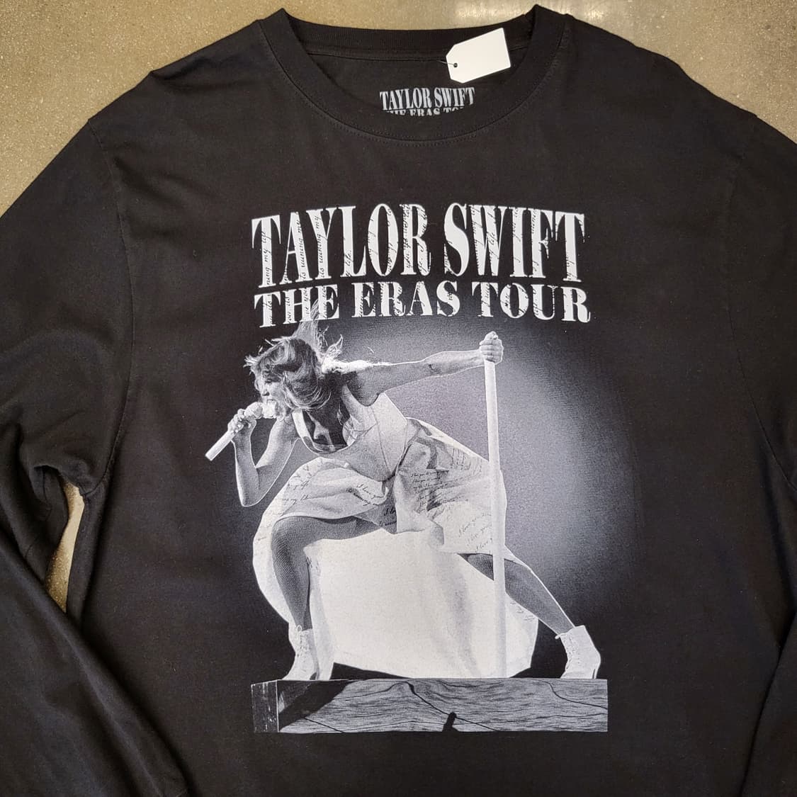 테일러 스위프트 Eras Tour 오피셜 블랙 긴팔 티셔츠 상품이미지2