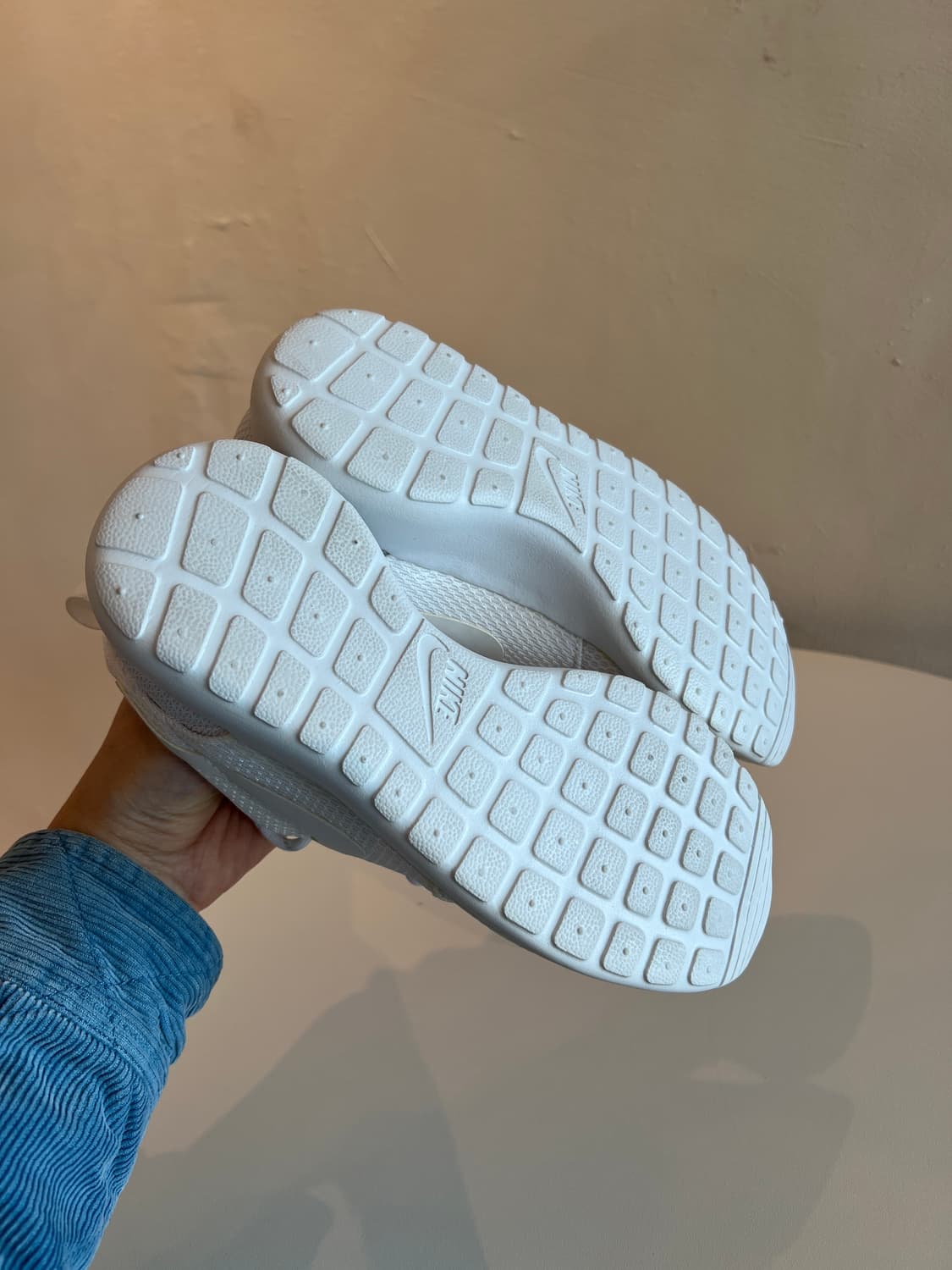 [US6/230] 우먼스 나이키 로쉬 원 '트리플 화이트' (511882 상품이미지6