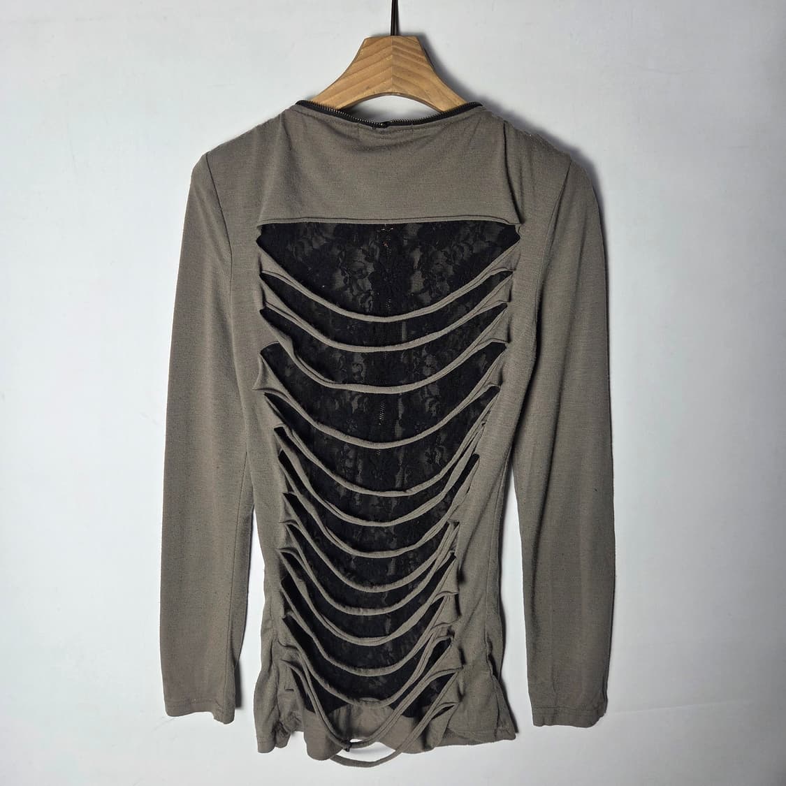 [M.K.R] 엠케이알 레이스 백슬릿 집업 롱슬리브 상품이미지2