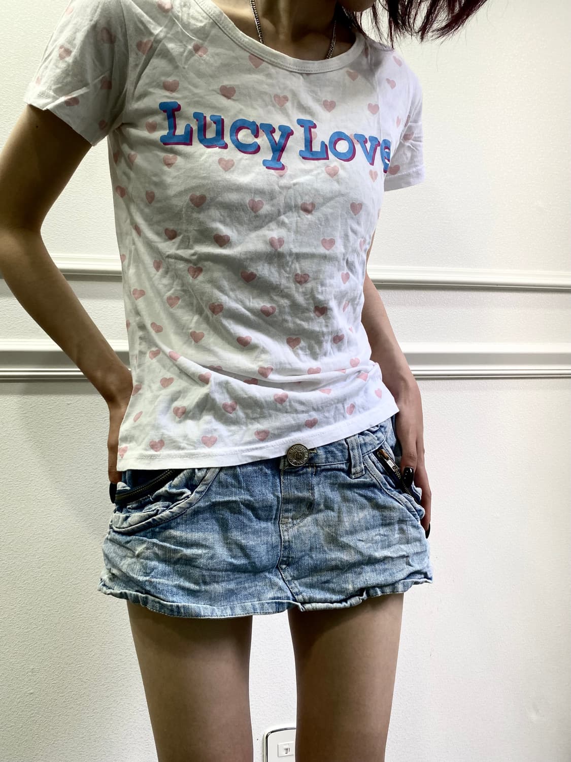 [LUCY LOVE] Hearts Print Slim Fit Tee 상품이미지4