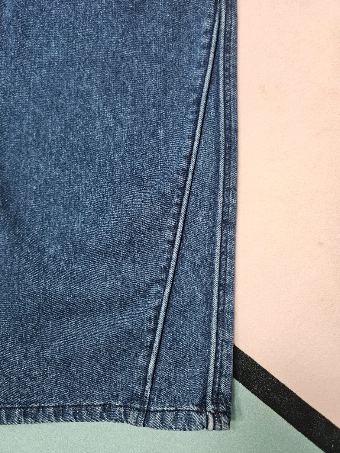 우영미 22SS 브러쉬 워싱 롱스트래이트 데님 팬츠 상품이미지4