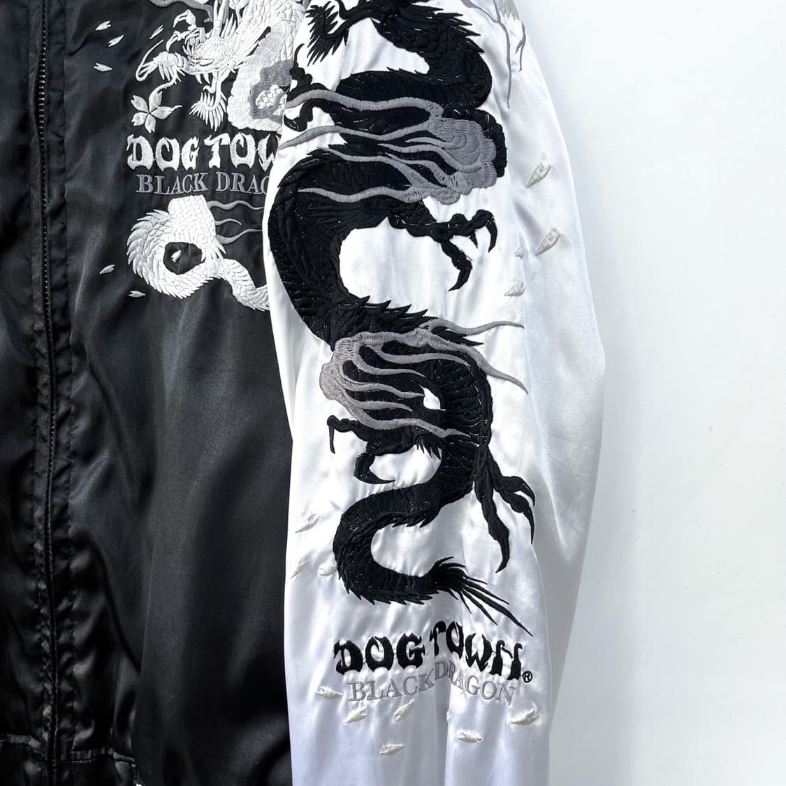 독 타운 90s 블랙 드래곤 수베니어 사틴 스카쟌 상품이미지5