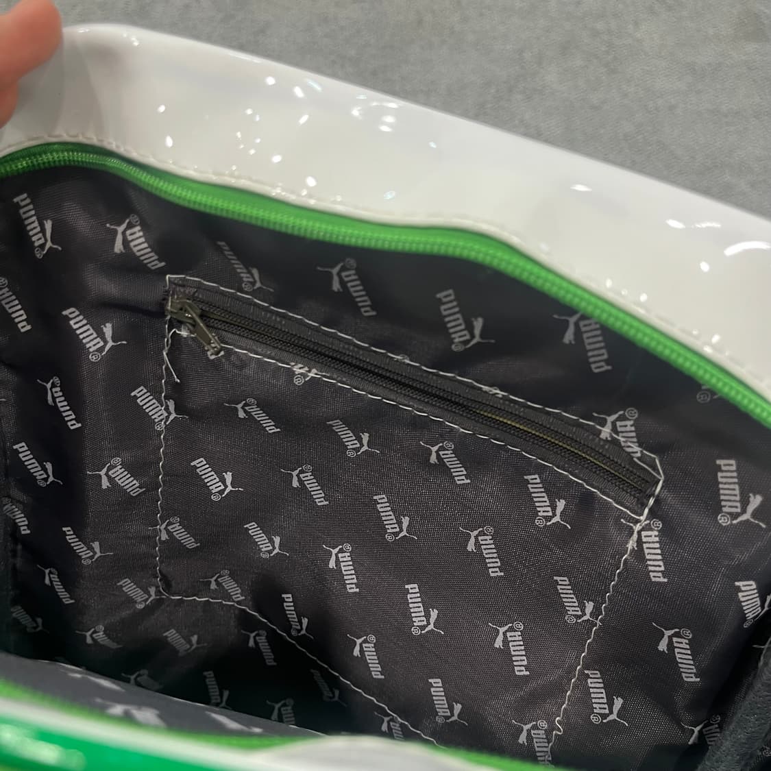 푸마 그린/화이트 에나멜 크로스백 상품이미지4