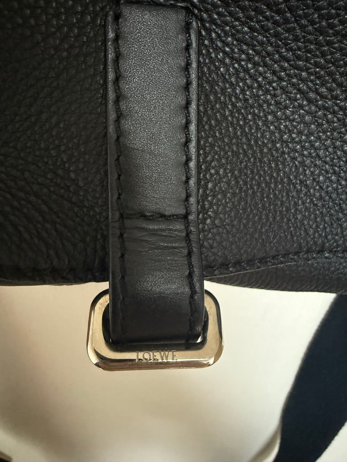 LOEWE 밀리터리 XS 메신저백 상품이미지9