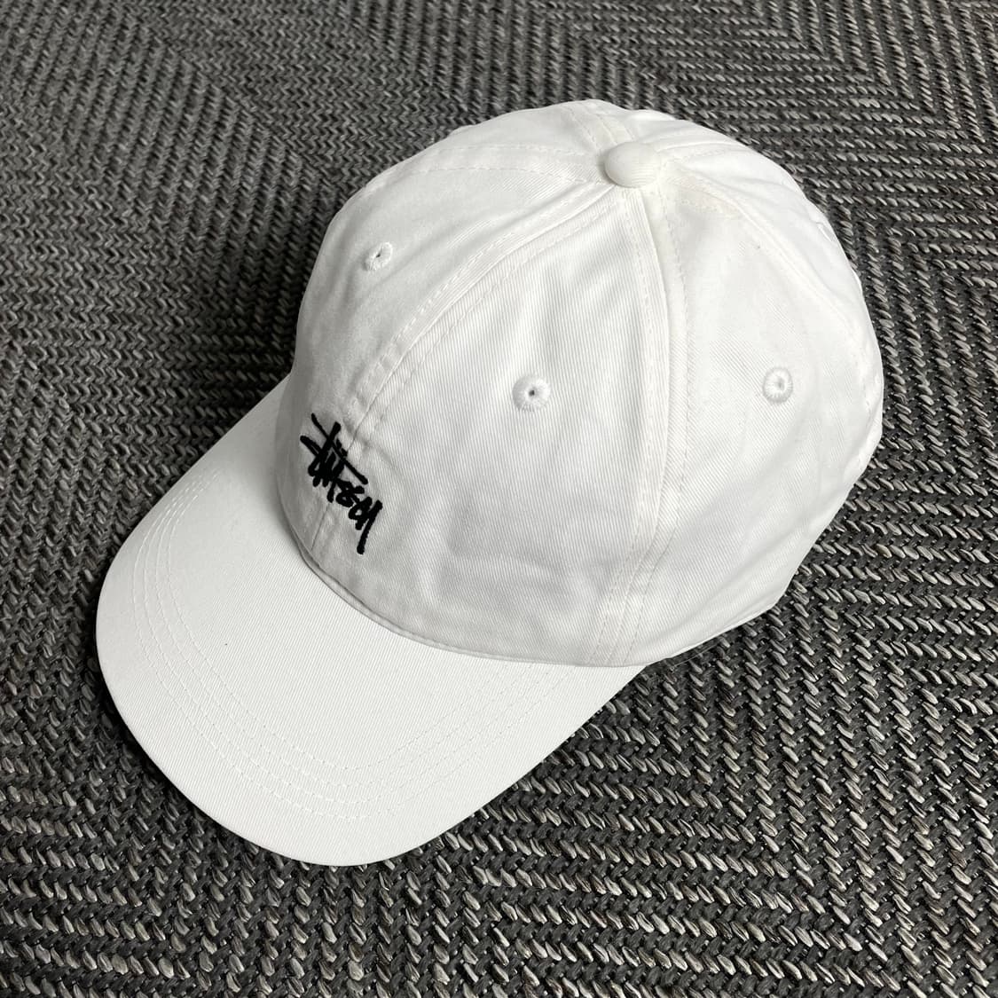스투시 스탁 로고 자수 볼캡 화이트 y 4174 상품이미지1