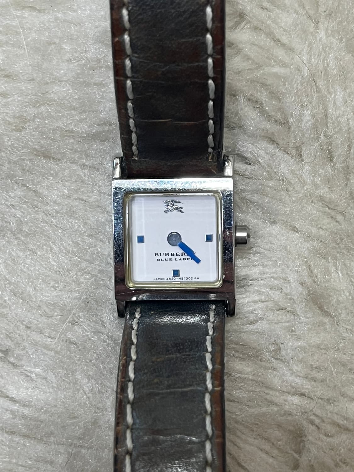 버버리 블루라벨 쿼츠 상품이미지1