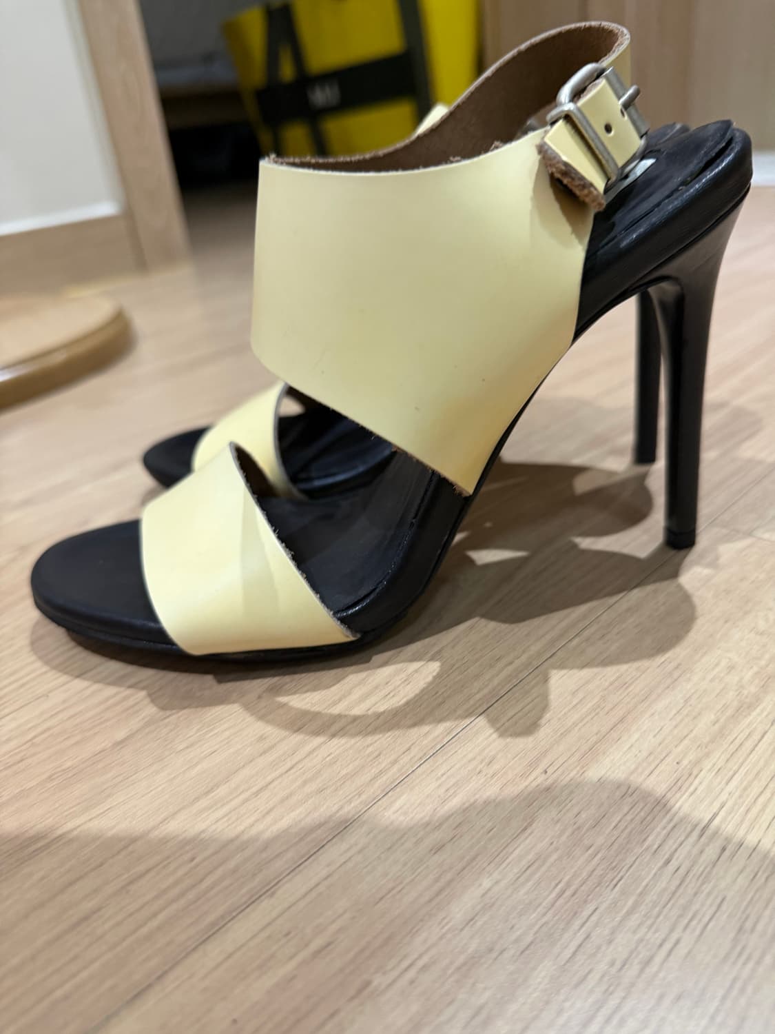 아크네 스튜디오 샌들 힐 상품이미지3