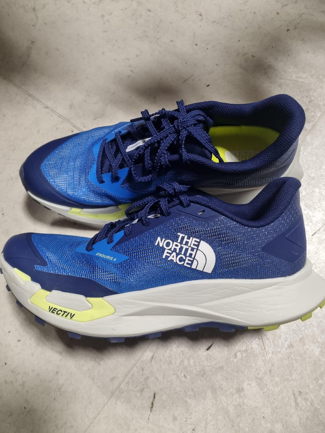 노스페이스 남성 벡티브 엔듀리스4  러닝화 상품이미지2