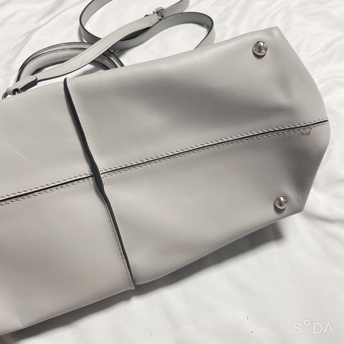 토즈 가죽 숄더백 그레이 상품이미지4