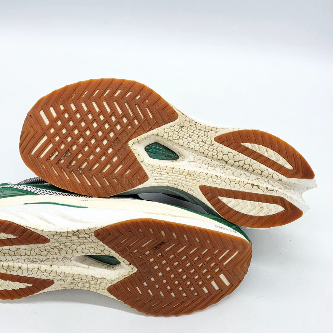 써코니 엔돌핀 스피드 4 버던트 화이트 (255) 상품이미지3