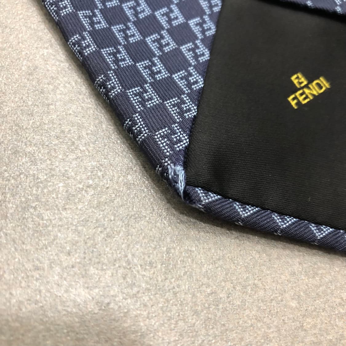 펜디 이태리 주카 모노그램 넥타이 상품이미지5