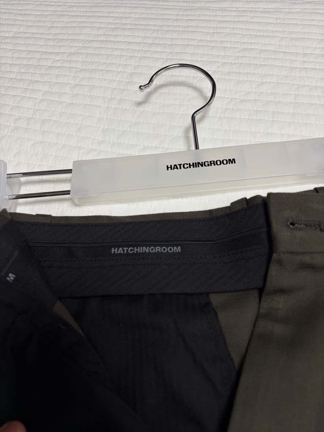 해칭룸 Two Pleats Shorts Dark Khaki 상품이미지3