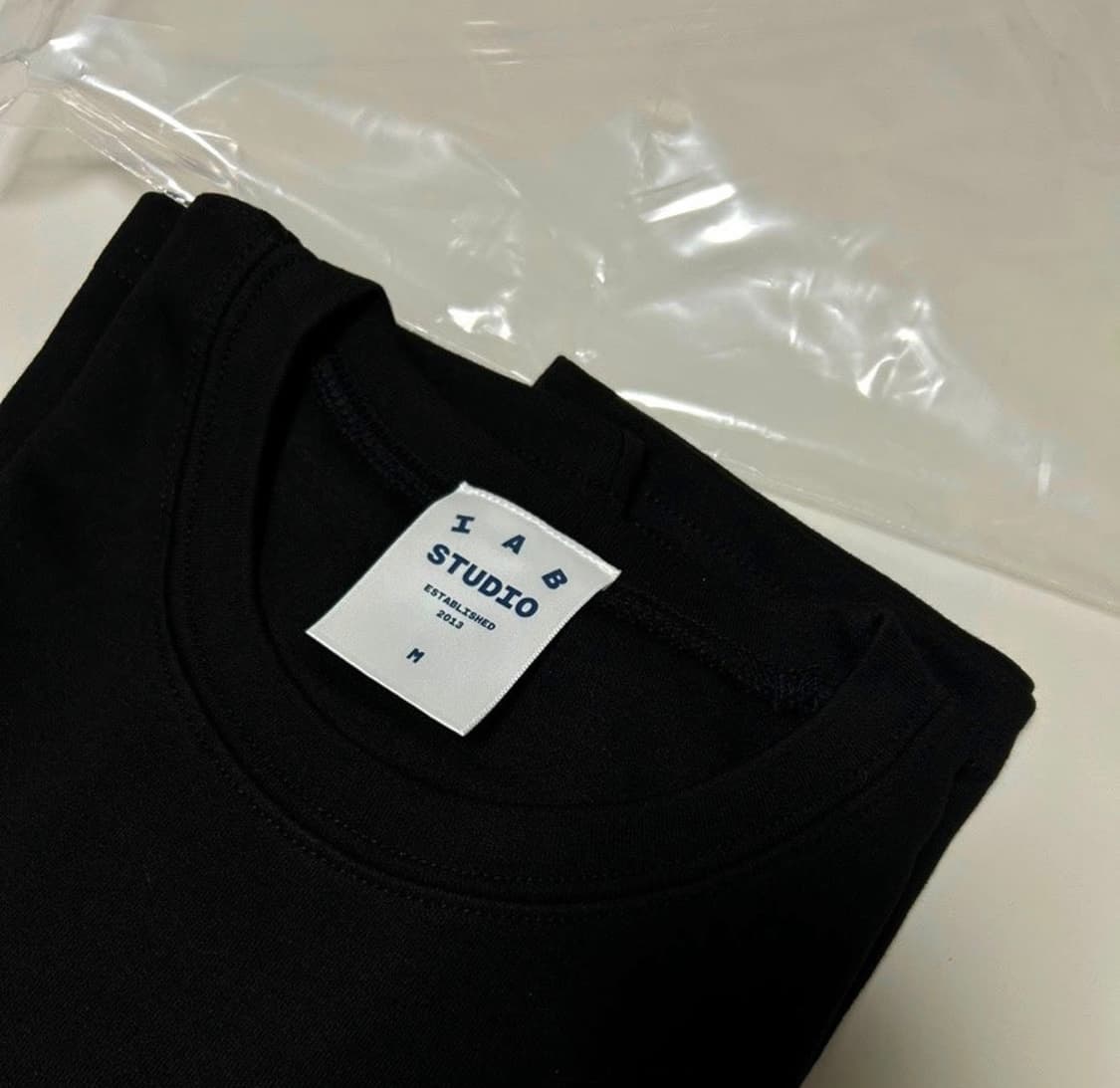 (새상품 M) 아이앱 스튜디오 롱슬리브 블랙 상품이미지4