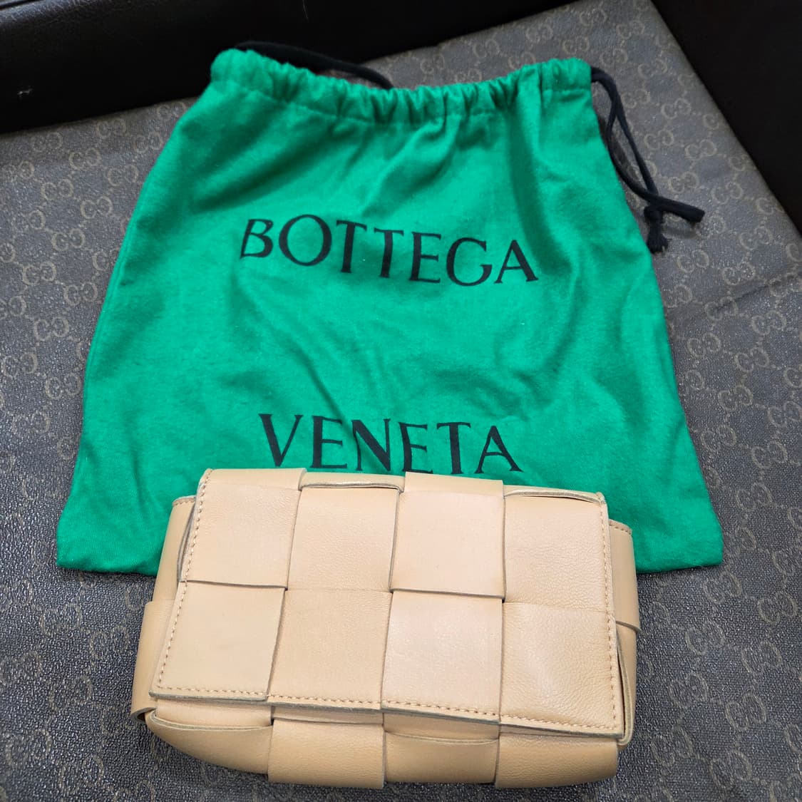 보테가베네타 벨트 백 남.녀.공용 상품이미지1