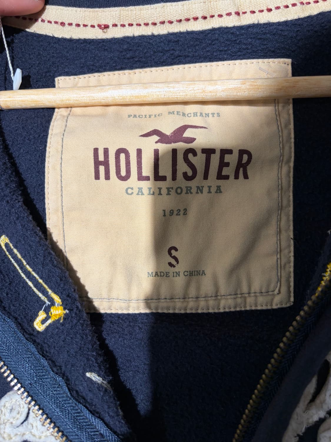 Holister 자수 로고 후드 집업 상품이미지4