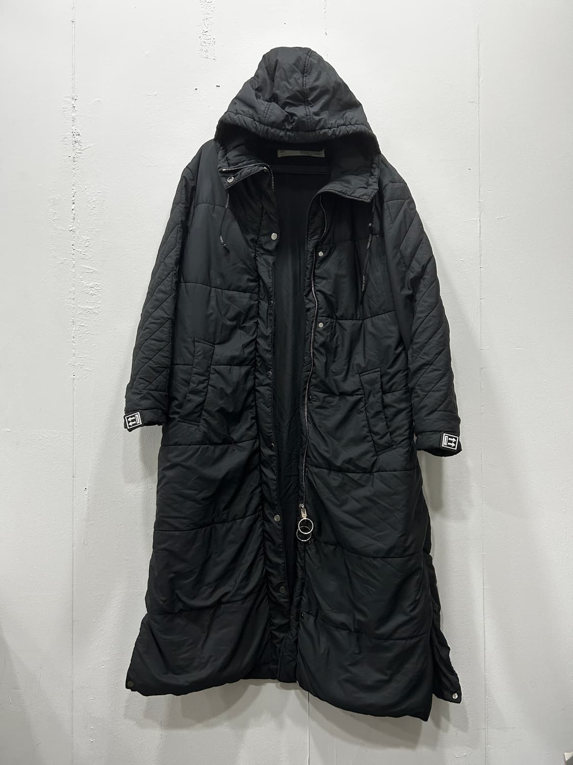오프화이트 블랙 롱패딩 40사이즈 (66) 상품이미지2