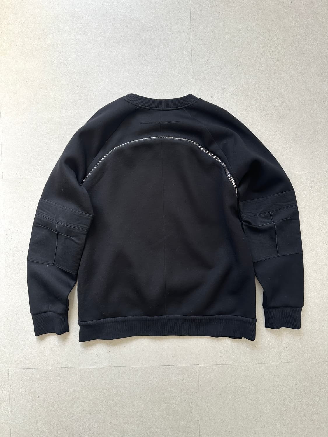 지방시 리카르도 티시 도킹 지퍼 아머 맨투맨 상품이미지7