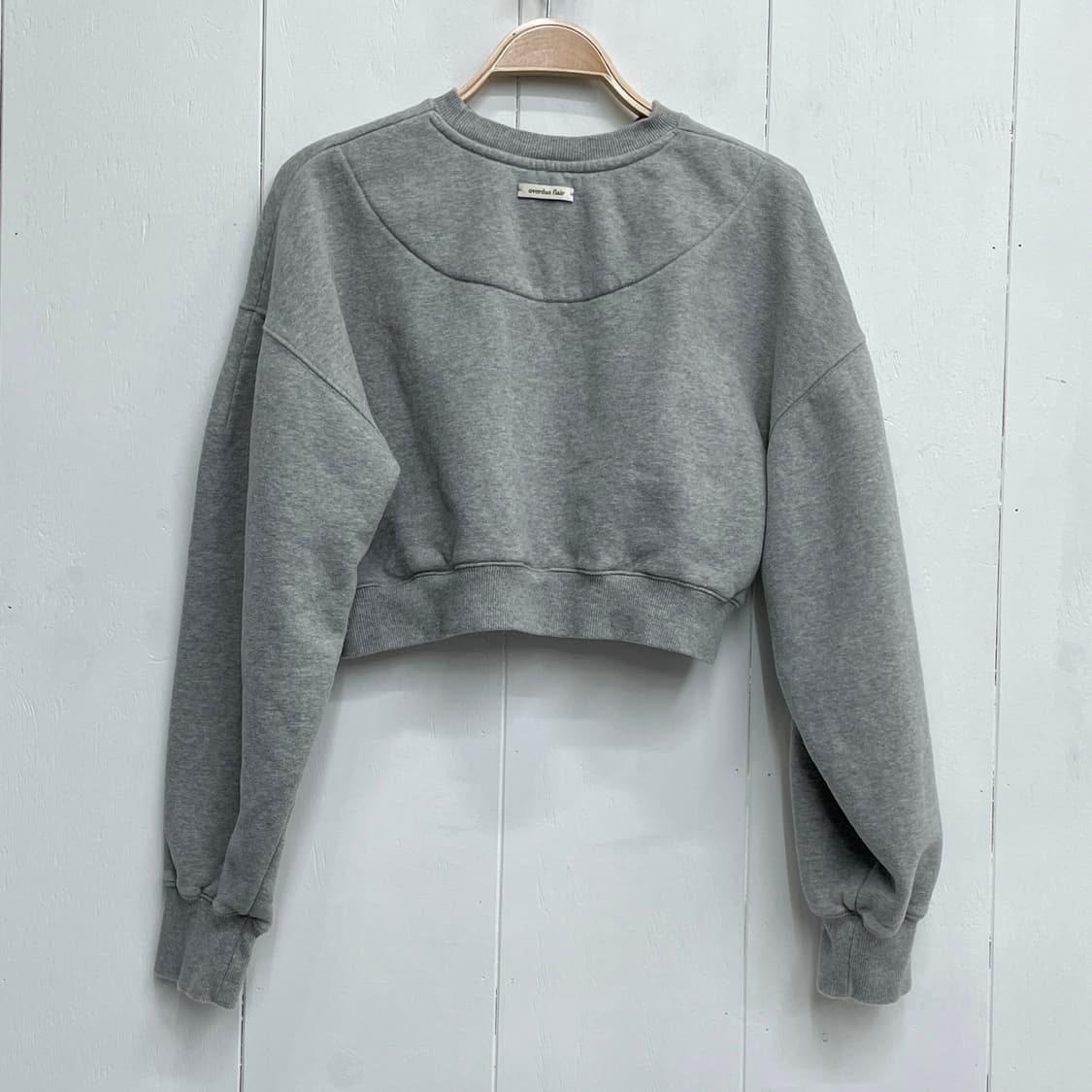 오버듀플레어 그래픽 크롭 맨투맨 스웨트셔츠 상품이미지3