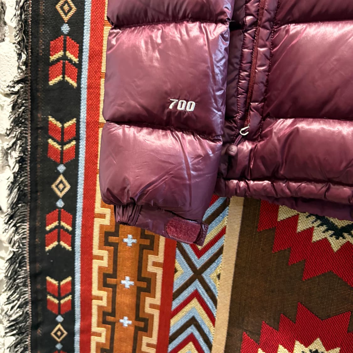 노스페이스700 버건디 구스다운 후드패딩자켓 상품이미지5