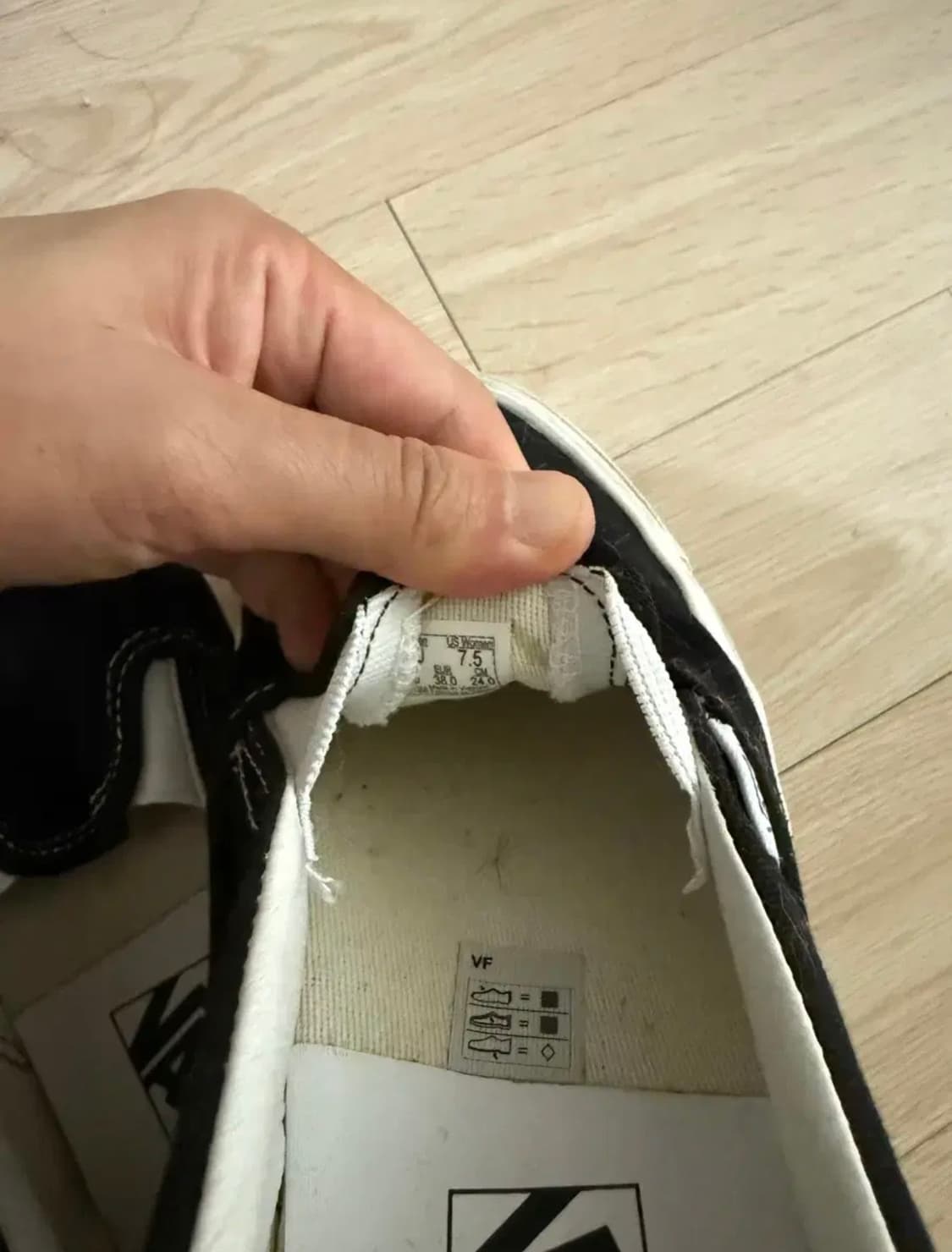 반스 볼트 OG 클래식 슬립온 블랙 240 상품이미지4