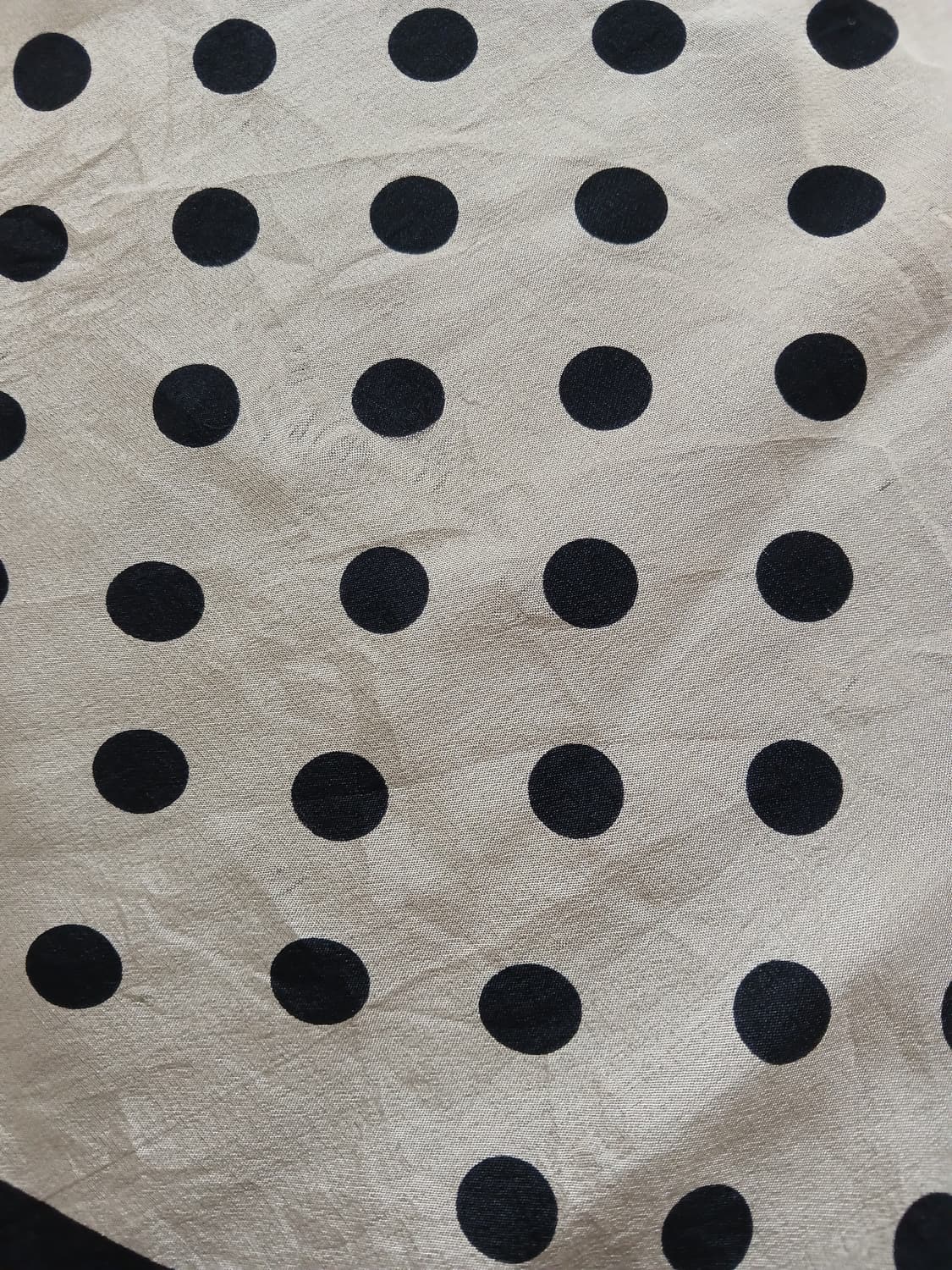 모리걸 queens court 땡땡이 실크 스카프 상품이미지3