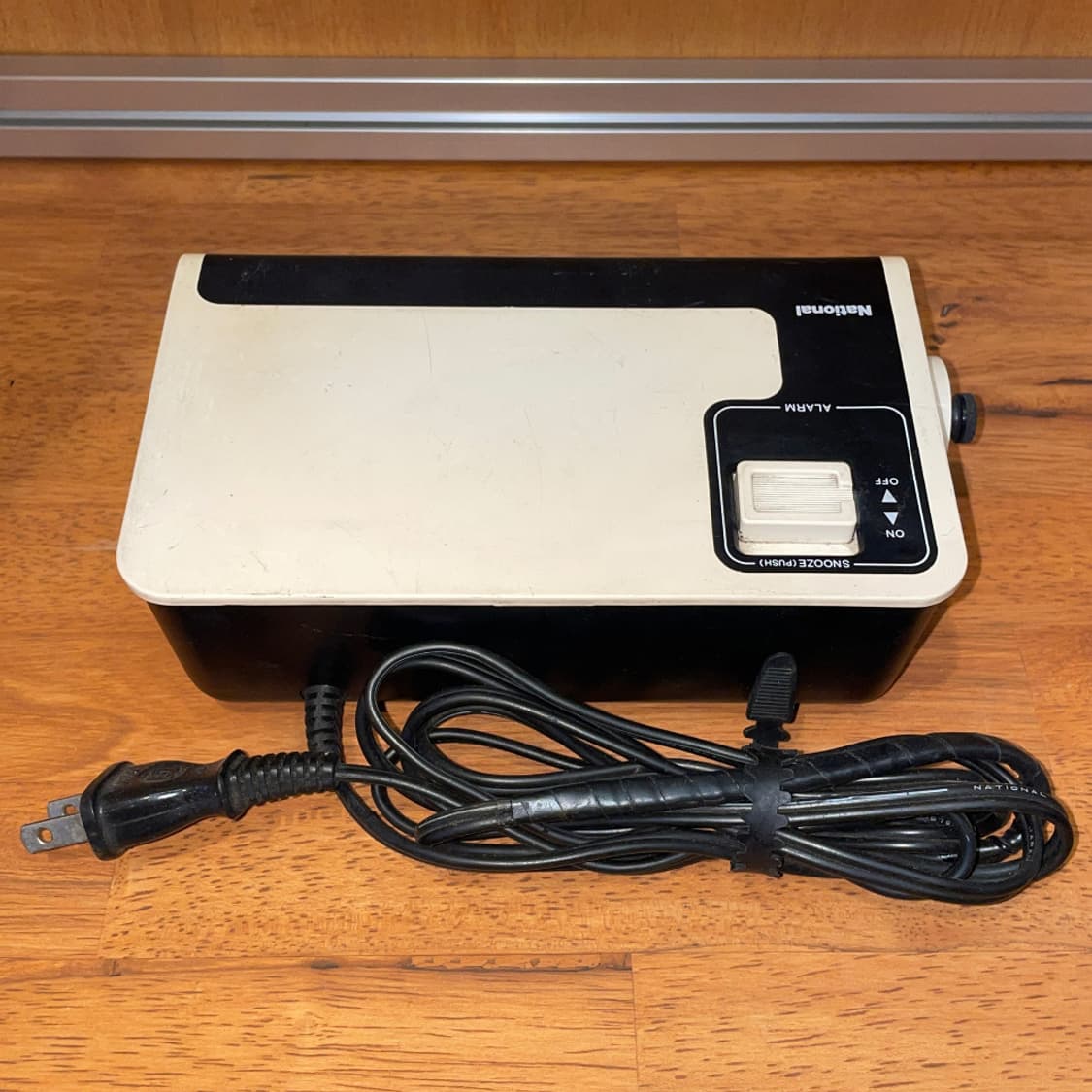 National TG02 Flip Alarm Clock (Cream) 상품이미지4