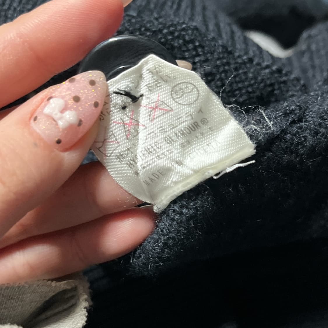 히스테릭 글래머 원버튼 레터링 니트 상품이미지5