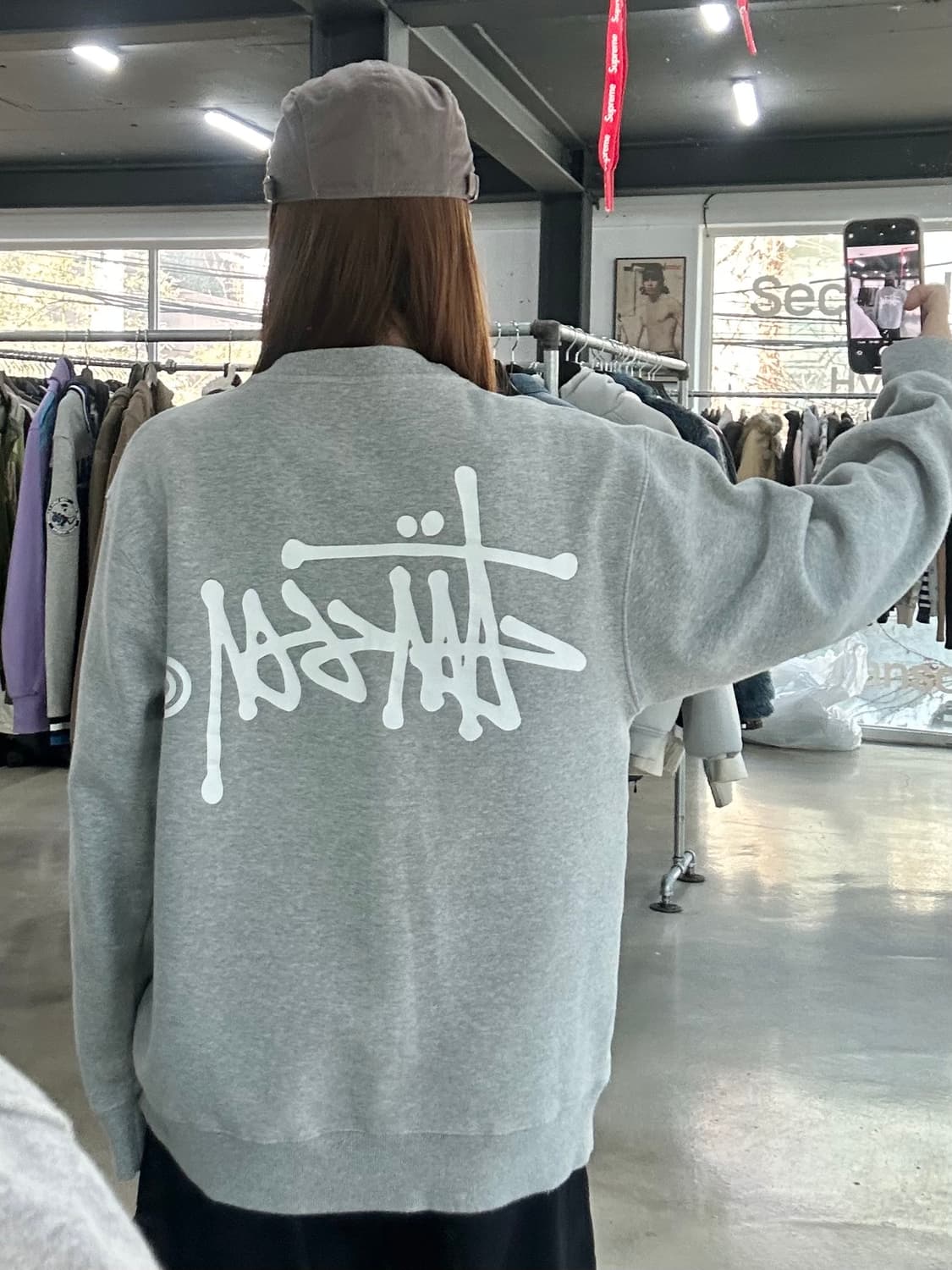 스투시 백로고 맨투맨 그레이 상품이미지1