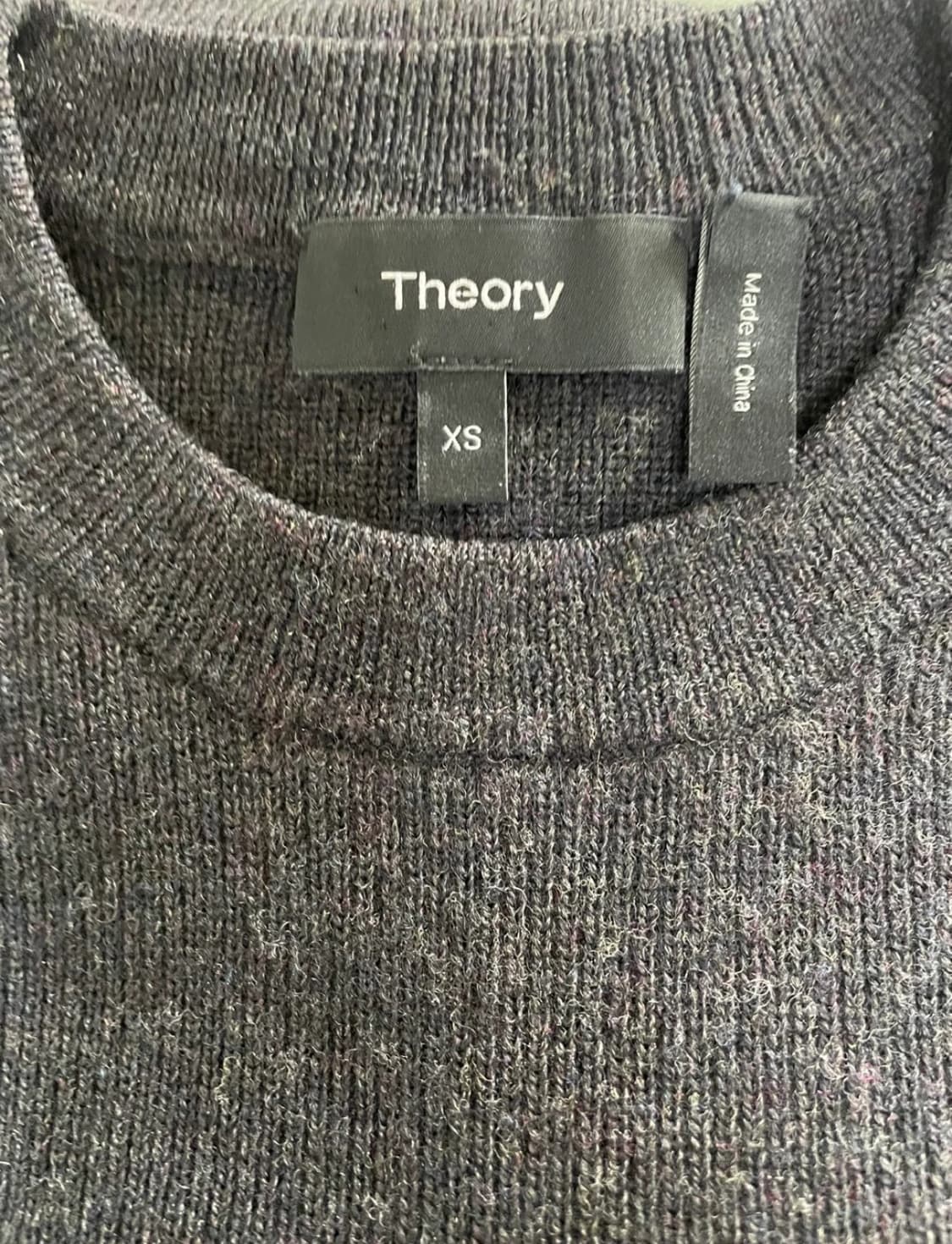 띠어리 남성 라운드넥 스웨터 XS 사이즈 (100% 모) 상품이미지2