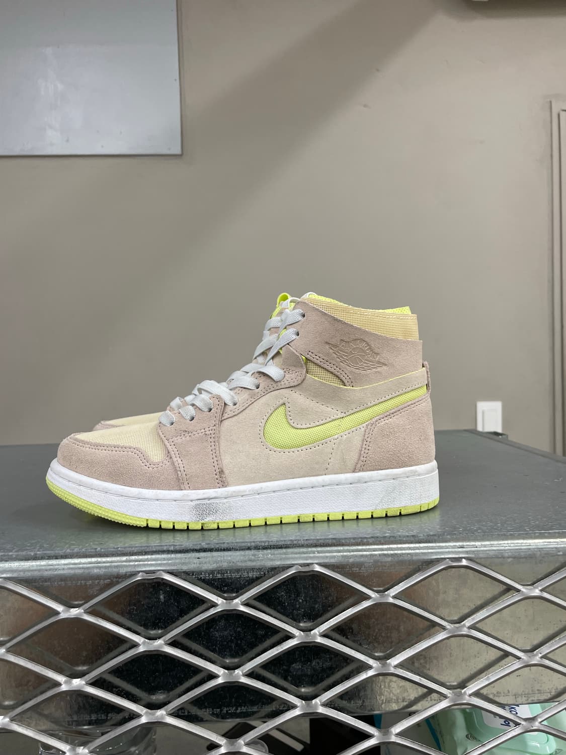 나이키 에어조던 1 줌에어 컴포트 2 시트론 틴트 230 (gr-4423 상품이미지1