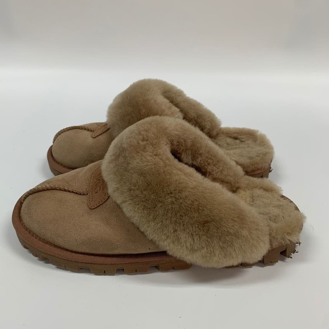 UGG 오즈웨어 양털 슬리퍼 체스트넛 250 상품이미지3