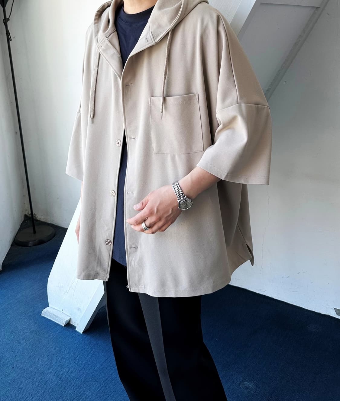 Stretched fabric hood design wide shirke 상품이미지7