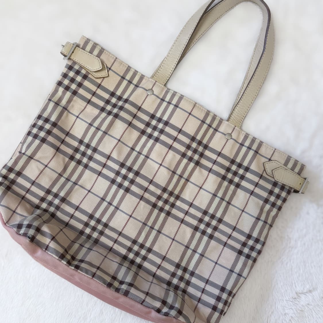 Burberry 버버리 블루라벨 딸기우유 버클 모리걸 숄더백  ≽^•⩊• 상품이미지3