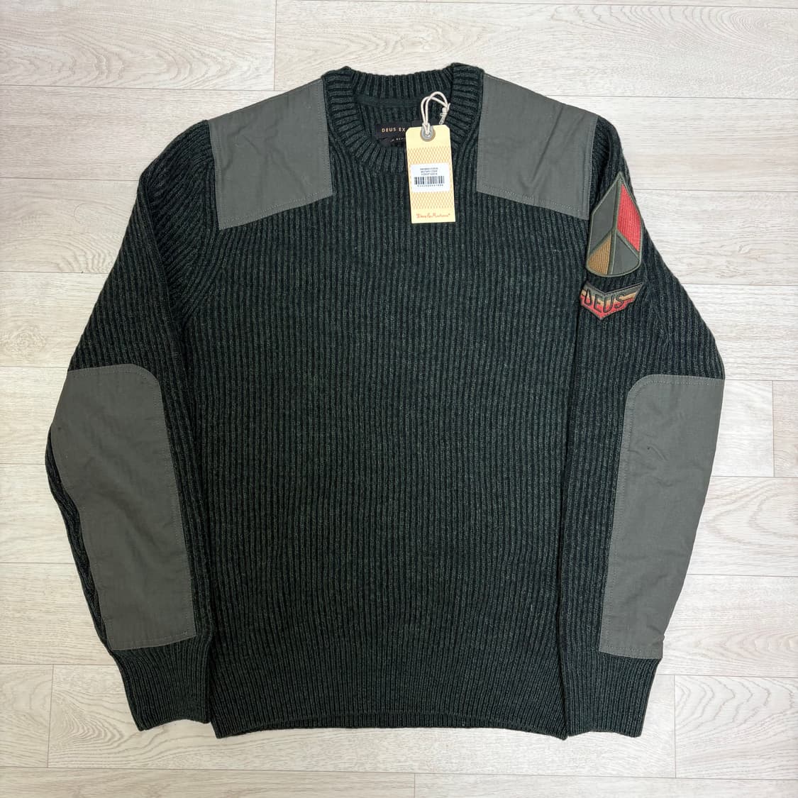 데우스 밀리터리 니트 상품이미지1