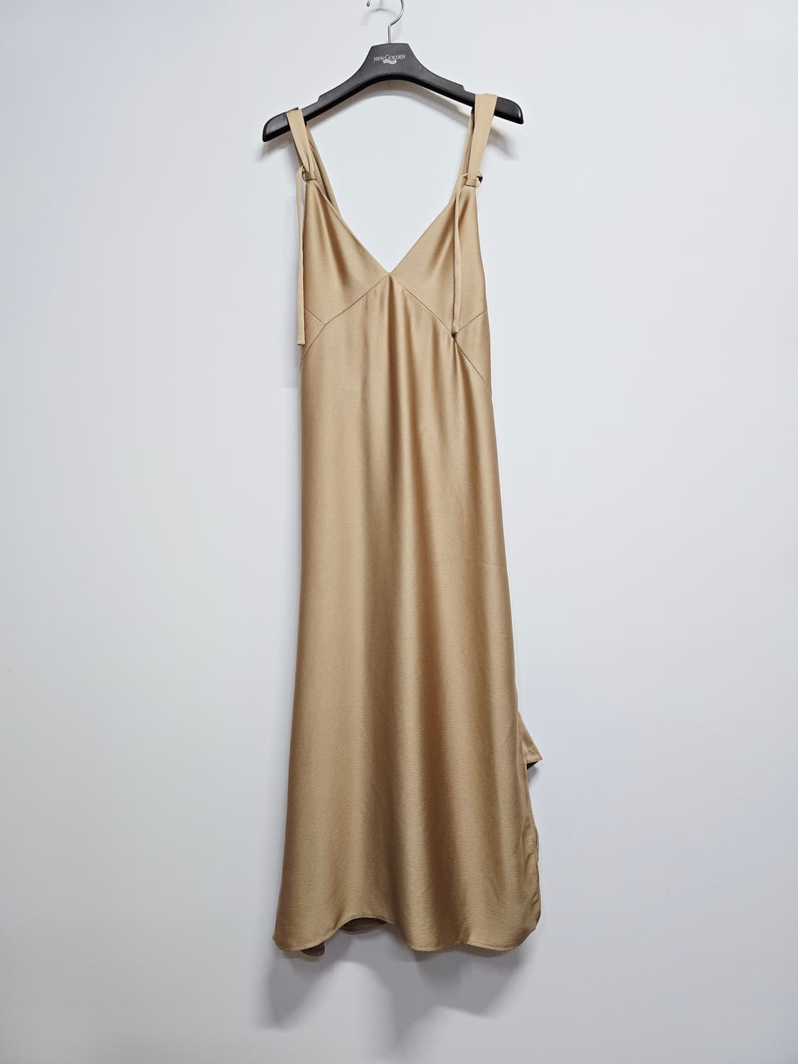 마인 베이지 끈 원피스 새틴 드레스 상품이미지1