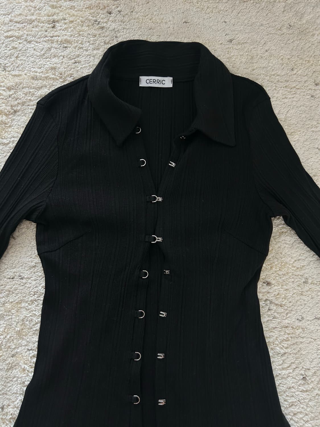 세릭 HOOK BUTTON SHIRT 후크 가디건 셔츠 블랙 상품이미지3