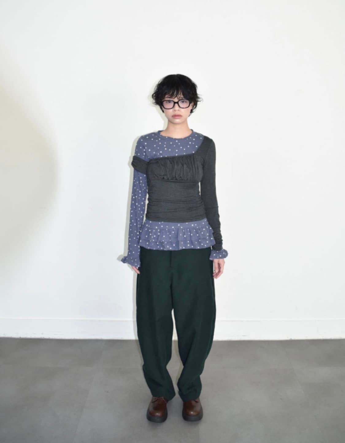 [팁씨] rachel unbal shirring top Charcoal 상품이미지2