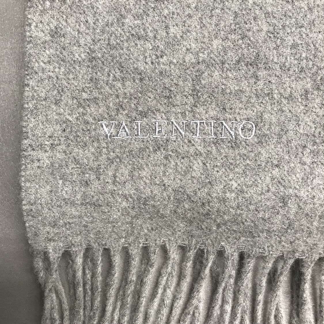 발렌티노 그레이 머플러 상품이미지4