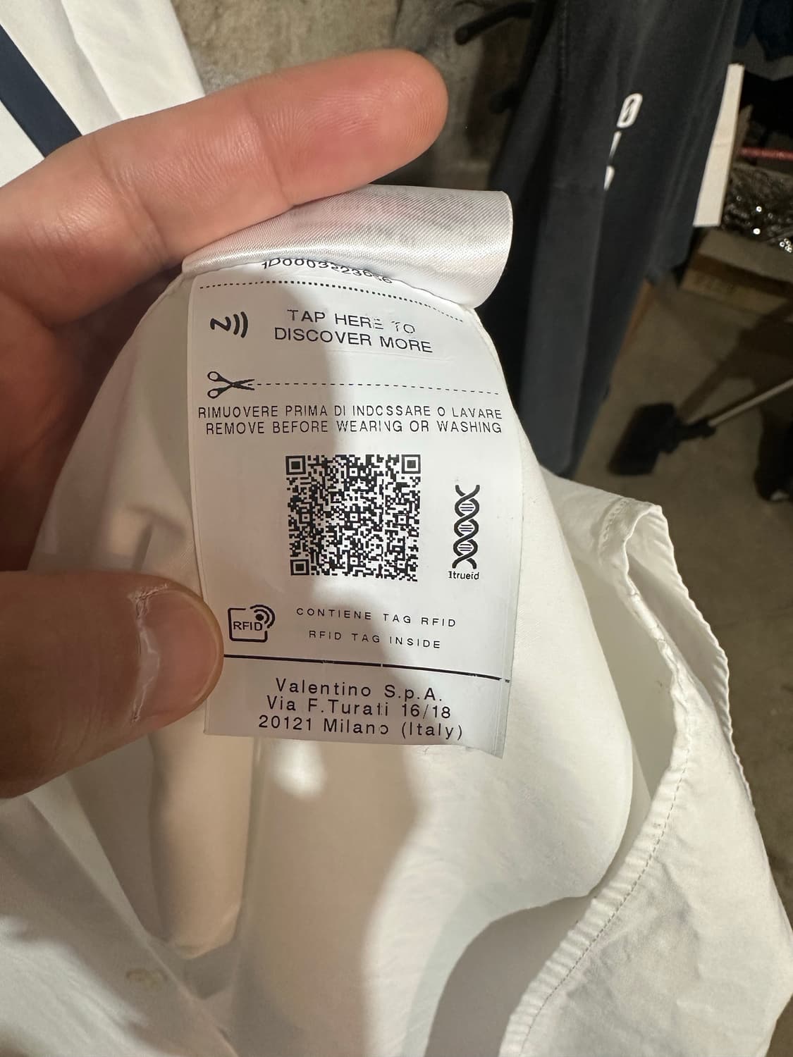 발렌티노 20FW 로고 프린트 셔츠 상품이미지4