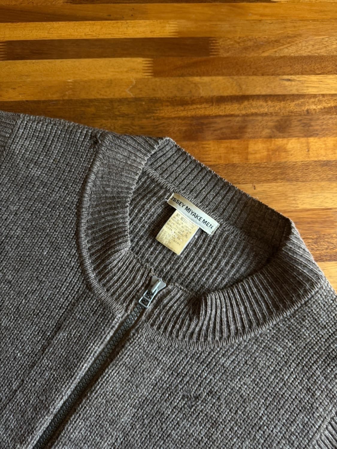 이세이미야케 니트짚업 남성100-105 상품이미지5