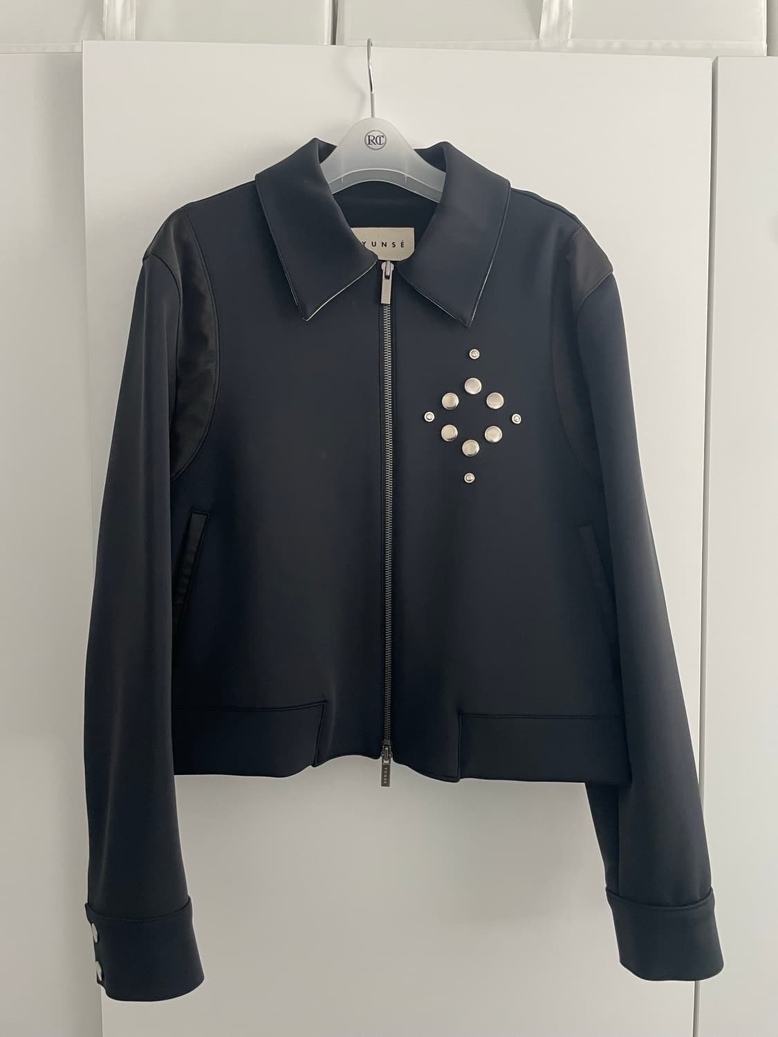 YUNSE 윤세 스터드 크롭 자켓 상품이미지1