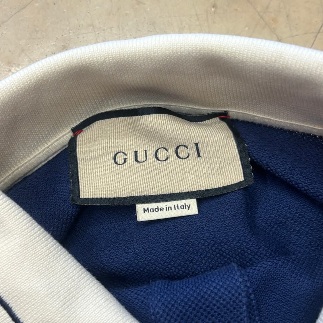 L 구찌 아이보리 네이비 배색 카라 반팔 티셔츠 상품이미지4