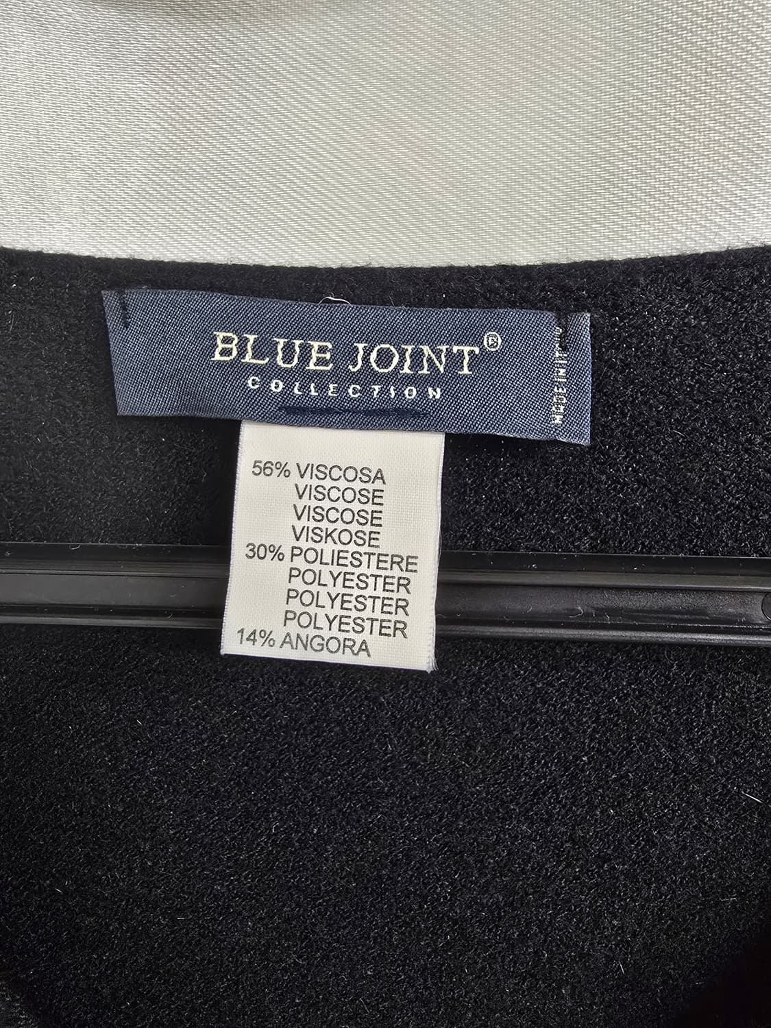 블루조인트 블랙 브이넥 니트 (1674) 상품이미지3