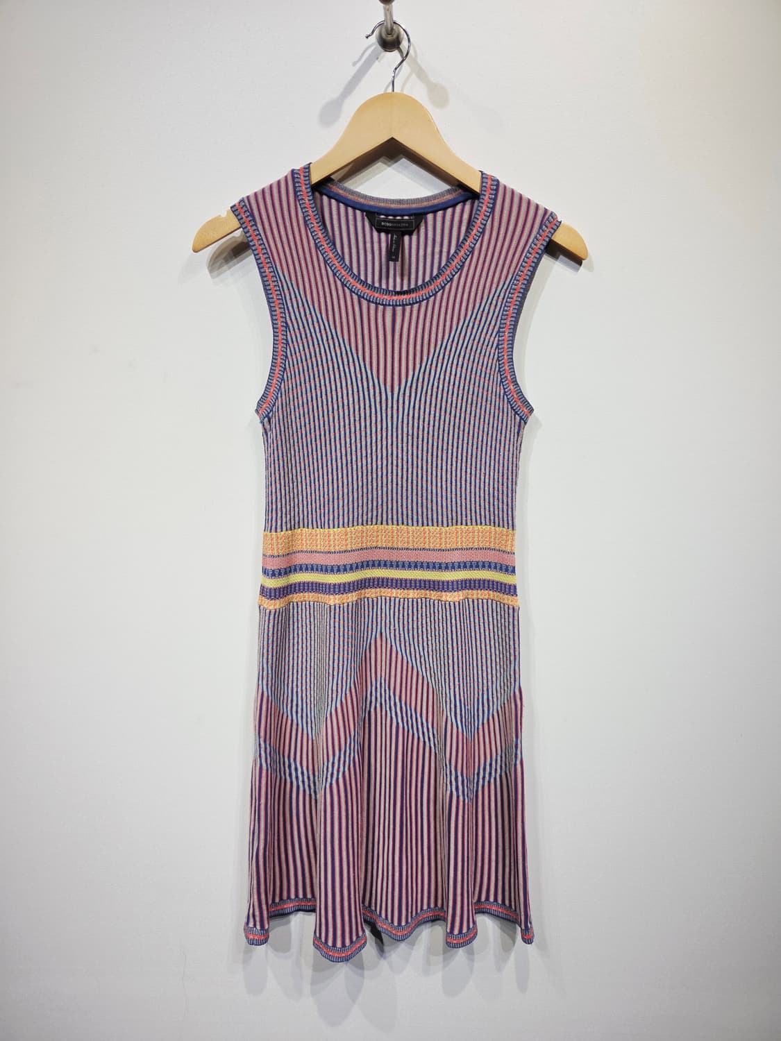 BCBGMAXAZRIA 슬리브리스 배색 니트 원피스 상품이미지2