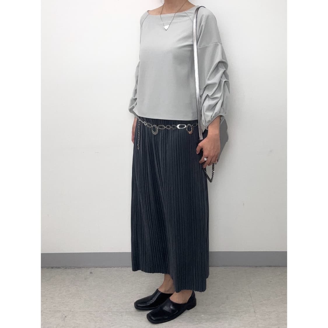 빈티지 그레이 셔링 블라우스 상품이미지3