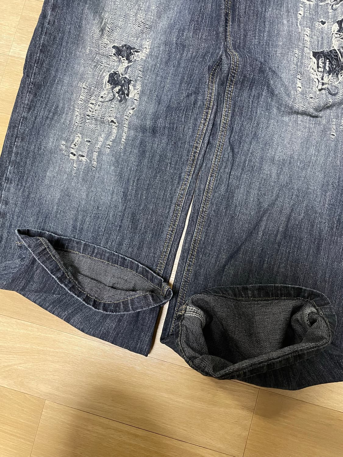 아캄 Scratched Denim Pants (Indigo) 상품이미지6